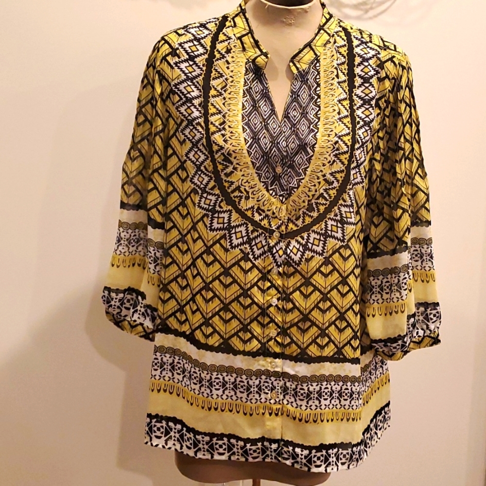 NWT Hi-Lo Blouse
